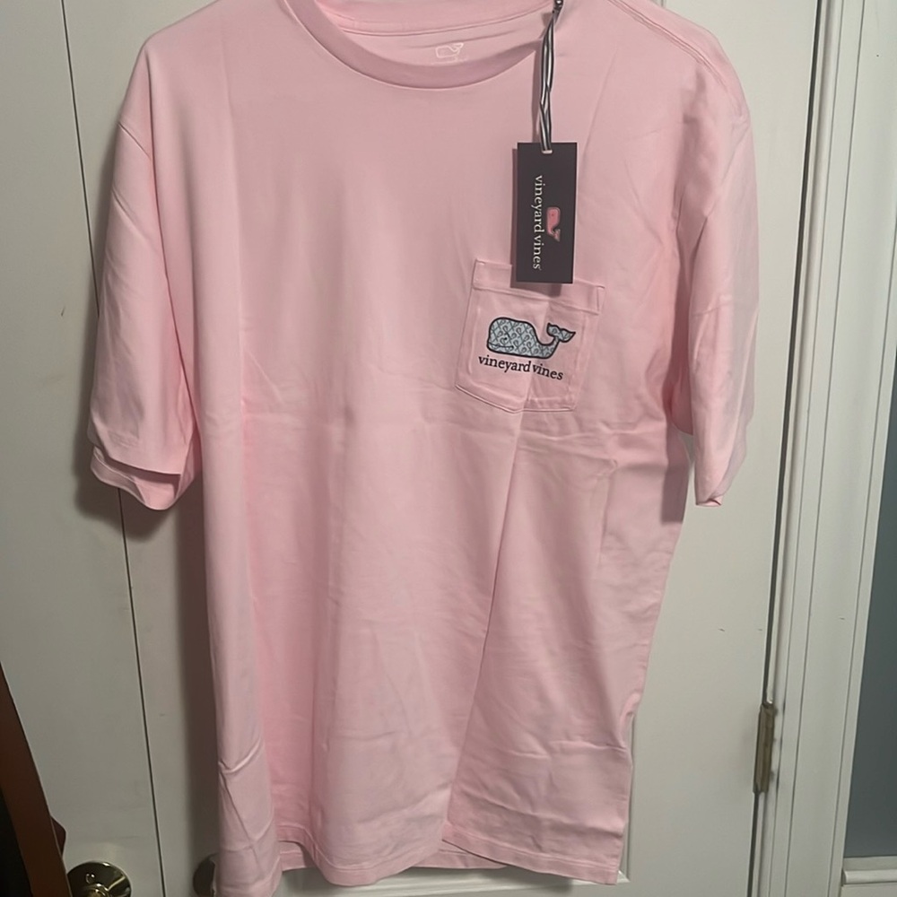 BRAND NEW Vineyard Vines Adult large shirt